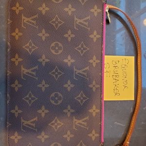 LV GM pivoine pouch